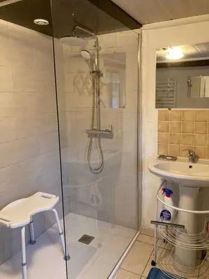 Salle de bains dans l'établissement Le Clergite
