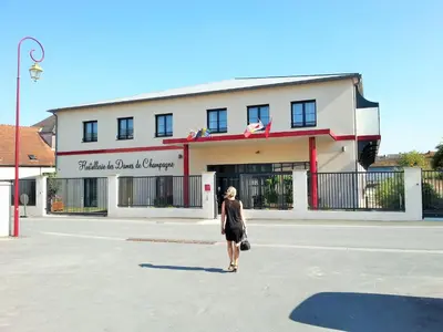 Clients de l'établissement Hostellerie Du Mont Aimé