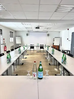 Boissons dans l'établissement Kyriad Direct Reims