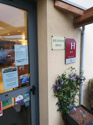 Certificat, récompense, panneau ou autre document affiché dans l'établissement Fasthôtel Le Râle Des Genêts - Un hôtel FH Collection