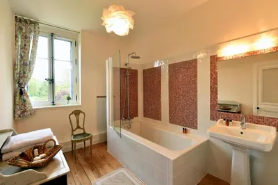 Salle de bains dans l'établissement Chateau le Quesnoy