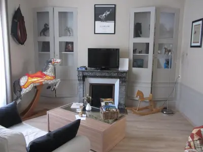 Télévision ou salle de divertissement dans l'établissement Chambre D'hôtes Les Epicuriens