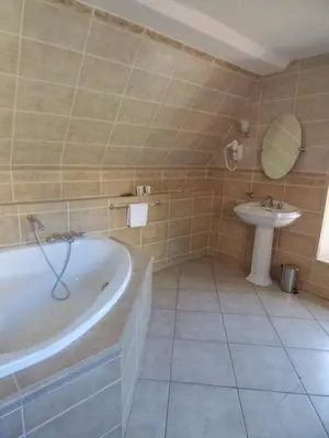 Salle de bains dans l'établissement Chateau De Fere
