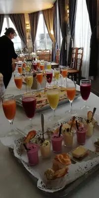 Nourriture dans l'hôtel ou à proximité