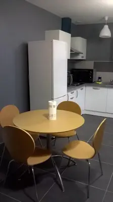 Cuisine ou kitchenette dans l'établissement Maison Duplex & Appartement sur cour