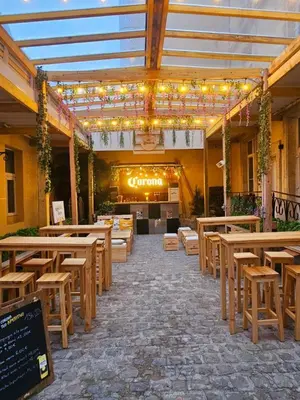 Restaurant ou autre lieu de restauration dans l'établissement Hotel Aux Sacres Reims, Centre Historique