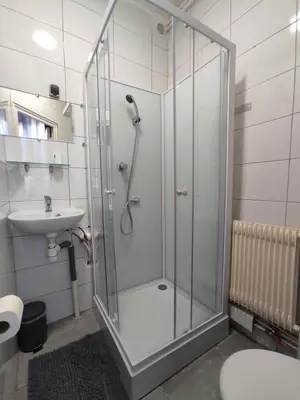 Salle de bains dans l'établissement Hotel Le Bon Moine