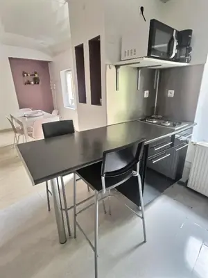 Cuisine ou kitchenette dans l'établissement Le Grandthille