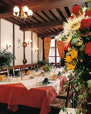 Restaurant ou autre lieu de restauration dans l'établissement Le Saint Michel