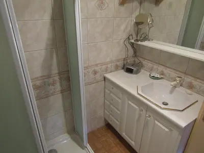 Salle de bains dans l'établissement au jardin Fessard