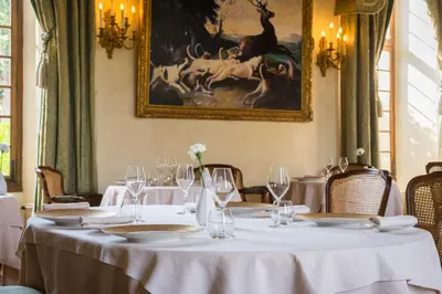 Restaurant ou autre lieu de restauration dans l'établissement Château de Courcelles - Relais & Châteaux