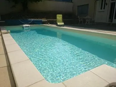 Piscine de l'établissement Les Lumieres d'Epernay ou située à proximité