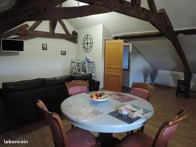 Télévision ou salle de divertissement dans l'établissement Chambre du Nouvion