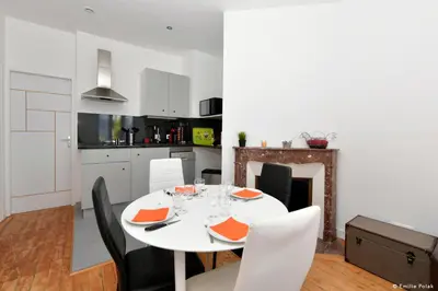 Cuisine ou kitchenette dans l'établissement Comme à la maison - BASILIQUE