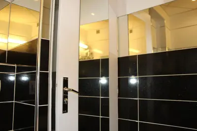 Salle de bains dans l'établissement Hôtel de la Meuse