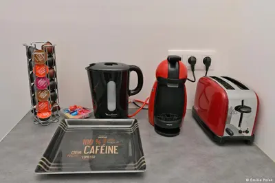 Plateau bouilloire dans l'établissement Comme à la Maison - BELLEVUE
