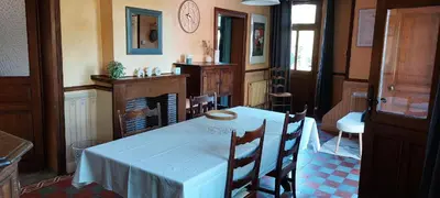Coin salon dans l'établissement LOGIS - Château de la Motte - Hôtel & Restaurant