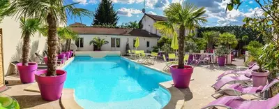 Piscine de l'établissement Manoir François 1er ou située à proximité
