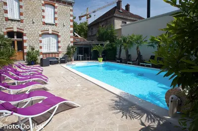 Piscine de l'établissement Manoir François 1er ou située à proximité