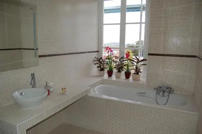 Salle de bains dans l'établissement La Villa Champagne Ployez-Jacquemart