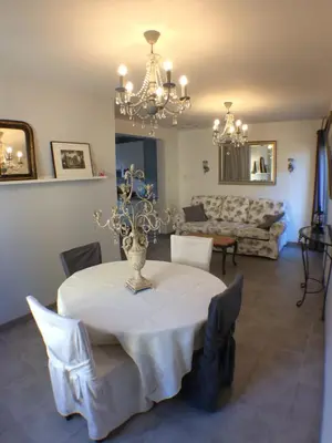 Coin salon dans l'établissement Le Gîte du Château