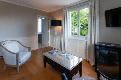 Télévision ou salle de divertissement dans l'établissement le clos des belvals