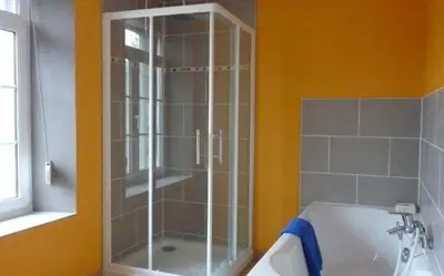 Salle de bains dans l'établissement Aubépine