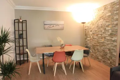 Coin salon dans l'établissement Appartement hyper centre ville Epernay - Champagne