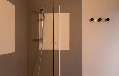 Salle de bains dans l'établissement Hôtel de Flandre Compiègne Centre-Ville