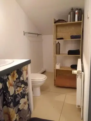 Salle de bains dans l'établissement Chambre d'hôtes L'Ermite