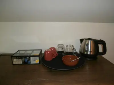 Plateau bouilloire dans l'établissement Chambre d'hôtes L'Ermite