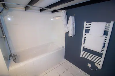 Salle de bains dans l'établissement La Noctambulle Cathédrale