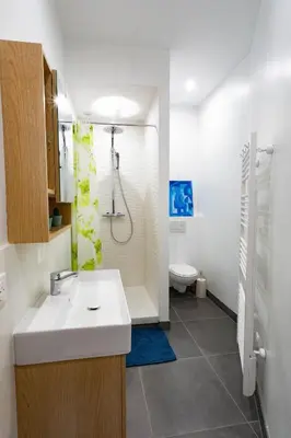 Salle de bains dans l'établissement Gîte Le Pressoir