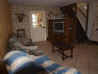 Télévision ou salle de divertissement dans l'établissement GITE ANNA