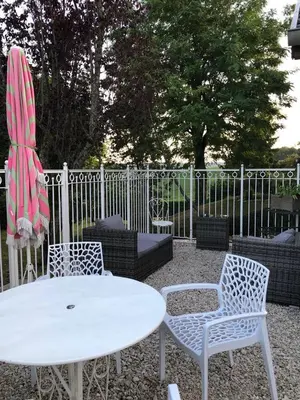 Balcon ou terrasse dans l'établissement Le Clos des Moulins 2 rue des cotes de l'Héry