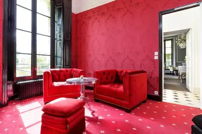 Coin salon dans l'établissement Château de Sancy
