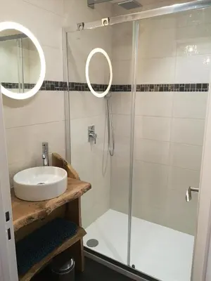 Salle de bains dans l'établissement Les bulles champenoises
