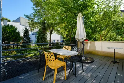 Jardin de l'établissement Hotel Tambourin
