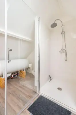 Salle de bains dans l'établissement maison proche Disneyland , parc des Félins et Coulommiers