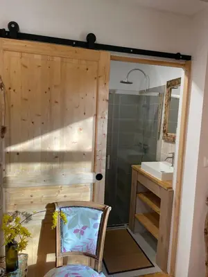 Salle de bains dans l'établissement Double room on farm (La ferme du Tao)