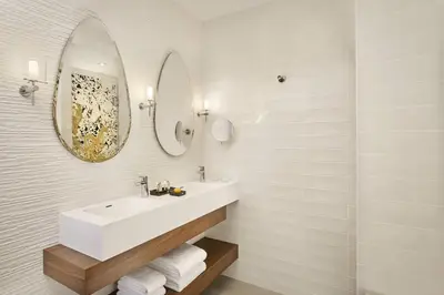 Salle de bains dans l'établissement La Caserne Chanzy Hotel & Spa, Autograph Collection