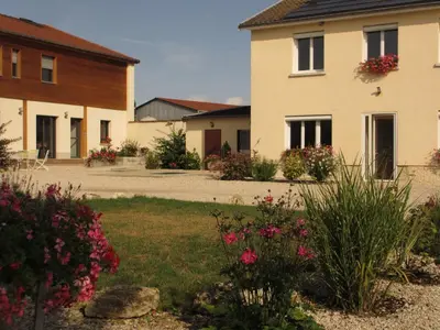 Jardin de l'établissement L'annexe de la Pétillante 101 Rue Principale