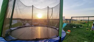 Lever ou coucher de soleil vu de la tente de luxe ou à proximité
