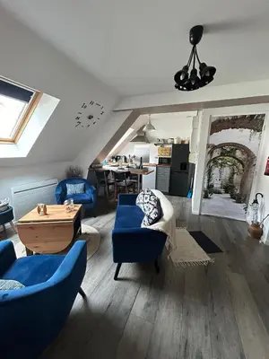 Coin salon dans l'établissement Epernevasion