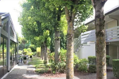 Jardin de l'établissement Campanile Reims Sud Bezannes