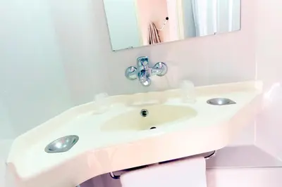 Salle de bains dans l'établissement Premiere Classe Compiegne - Jaux
