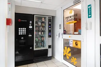 Certificat, récompense, panneau ou autre document affiché dans l'établissement Premiere Classe Meaux Nanteuil Les Meaux