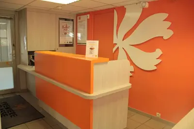 Hall ou réception de l'établissement Premiere Classe Soissons