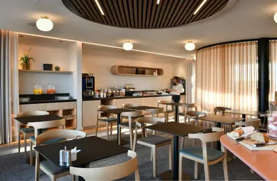 Restaurant ou autre lieu de restauration dans l'établissement Holiday Inn Reims Centre by IHG