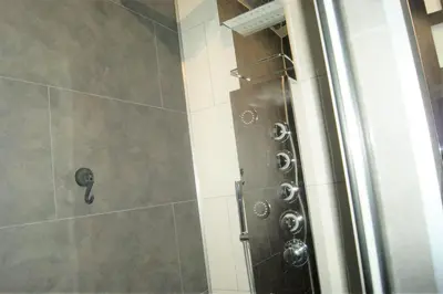 Salle de bains dans l'établissement Victoria-T2-41m2-Balcon, wifi, linge, produits, ménage inclus